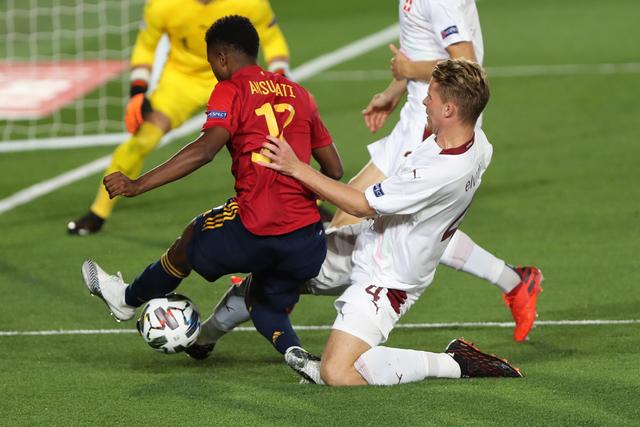 欧洲杯-姆巴佩造乌龙+伤退 法国1-0奥地利