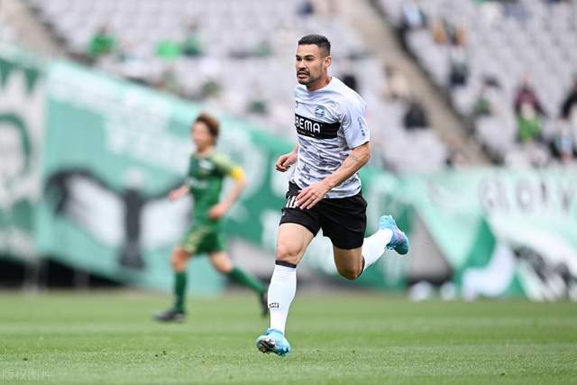 泰晤士报：曼联接近任命阿莫林 范尼可能只带一场